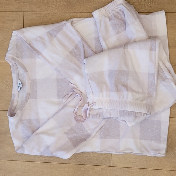 NWOT Fuzzy Soft Pajama Set Medium Med M - Picture 1 of 7